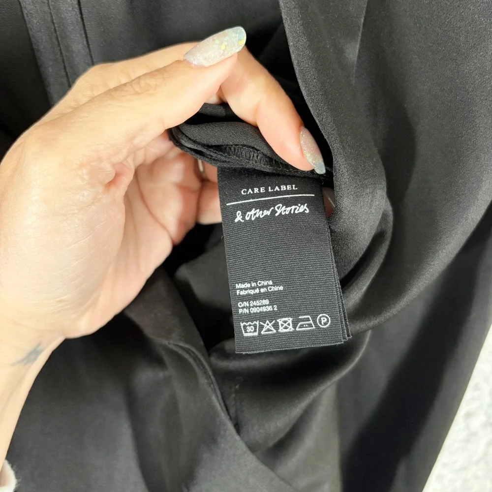 & Other Stories Fluid Padded Shoulder Satin Jumpsuit‎ Sz 6 Black Wide Leg V Neck